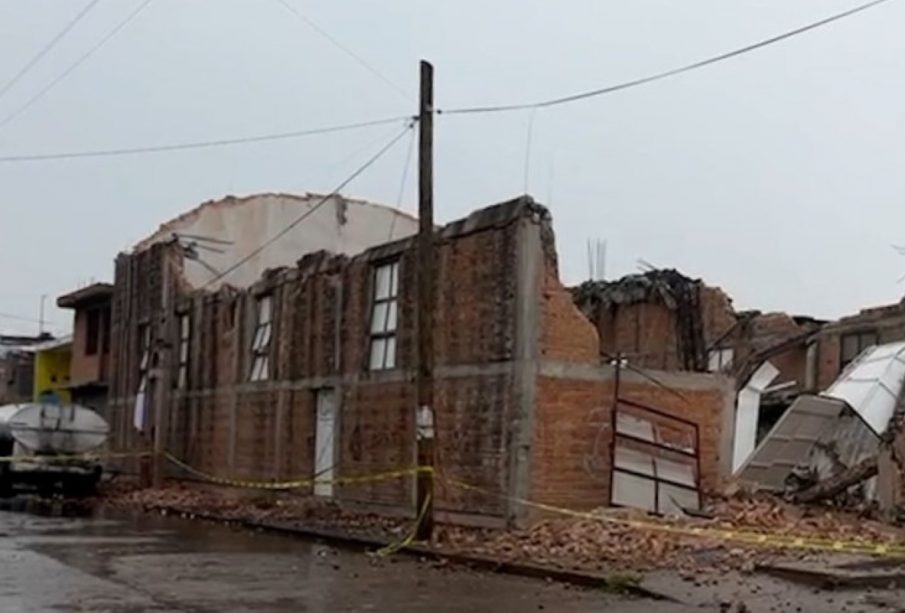 Debido a las intensas lluvias en SLP se presentó un colapso de iglesia