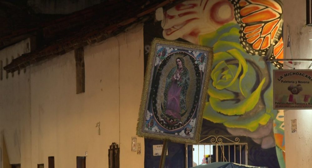 Cuadro de la Virgen de Guadalupe en peregrinación