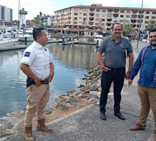 Funcionarios y autoridades de seguridad en la Marina