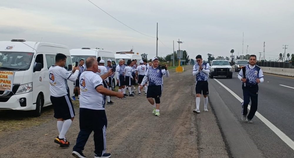 Continúa la Antorcha Guadalupana recorriendo el país, llega a Guanajuato y Michoacán