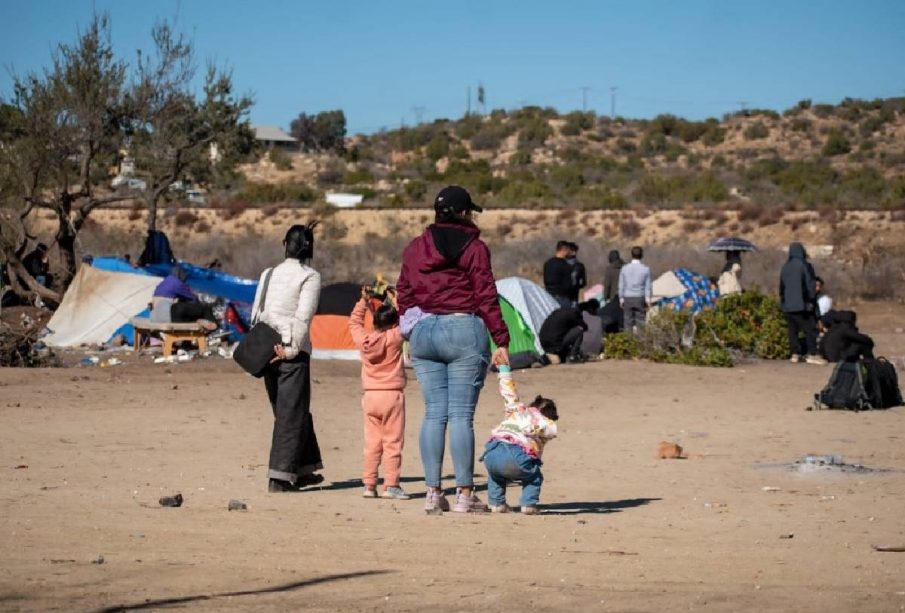 Migrantes instalados en campamentos