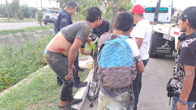 Motociclista con raspones