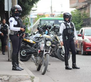 Policía estatal de tránsito no esta quitando vehículos que no cuentan con verificación