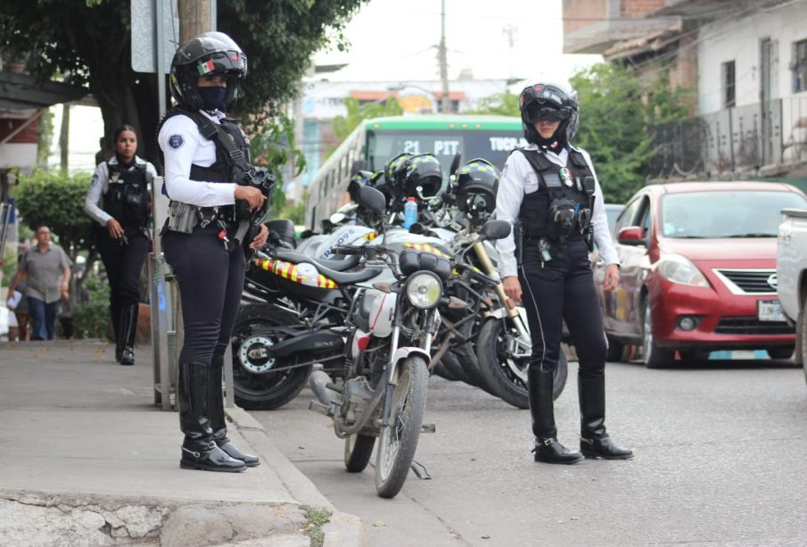 Policía estatal de tránsito no esta quitando vehículos que no cuentan con verificación