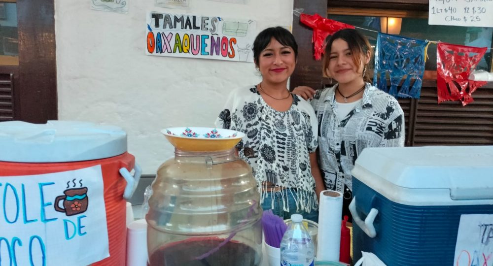 Puesto de tamales oaxaqueños