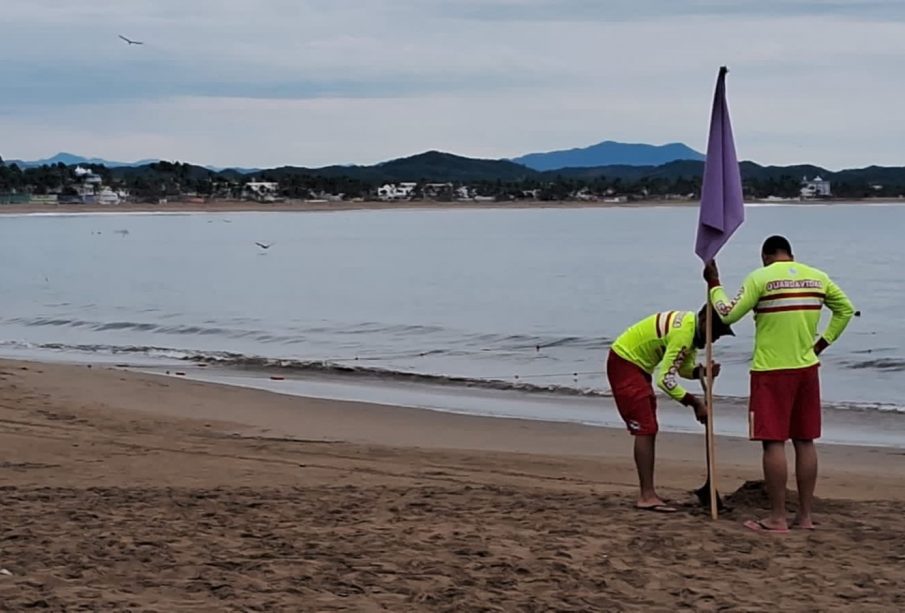 Este sábado retirarán la bandera morada de las playas del Sur de Jalisco
