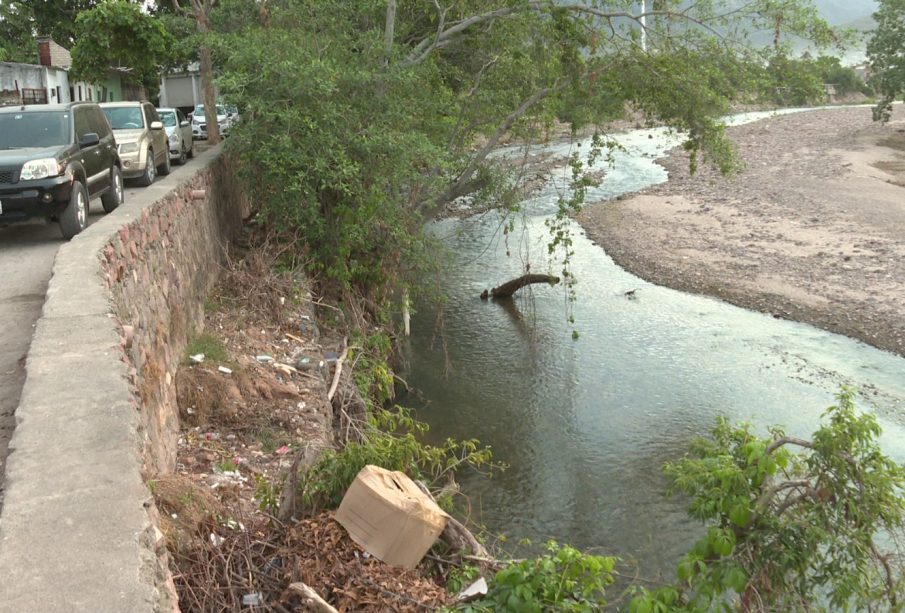 Río Pitillas con basura