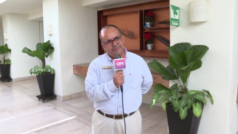 Ulises Estrada, gerente de Alimentos y bebidas del hotel Canto del Sol