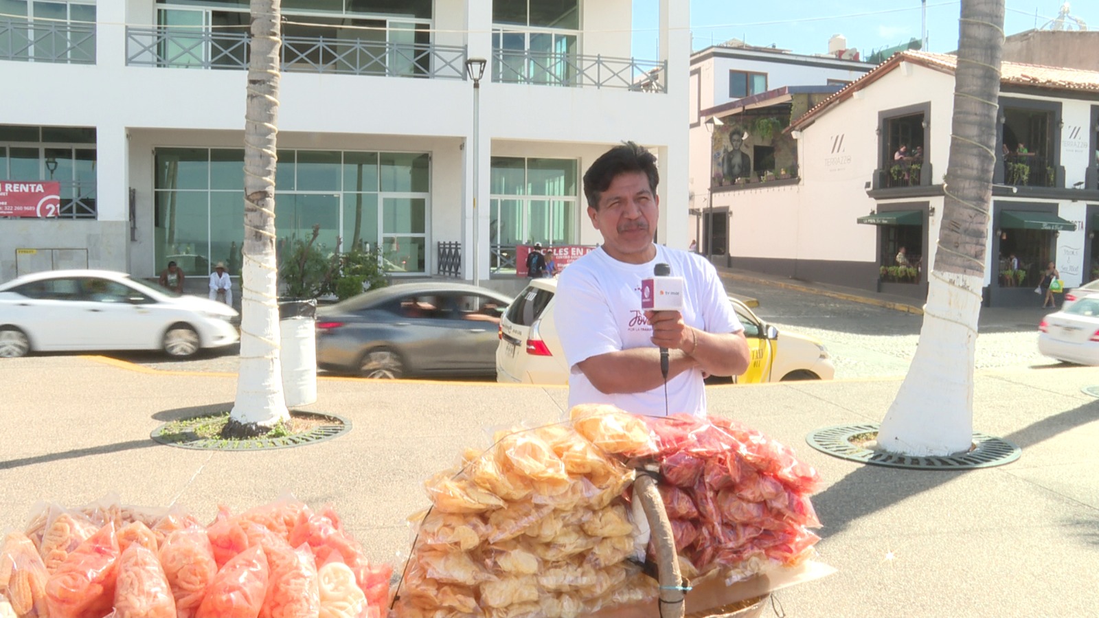 Vendedor ambulante en la playa