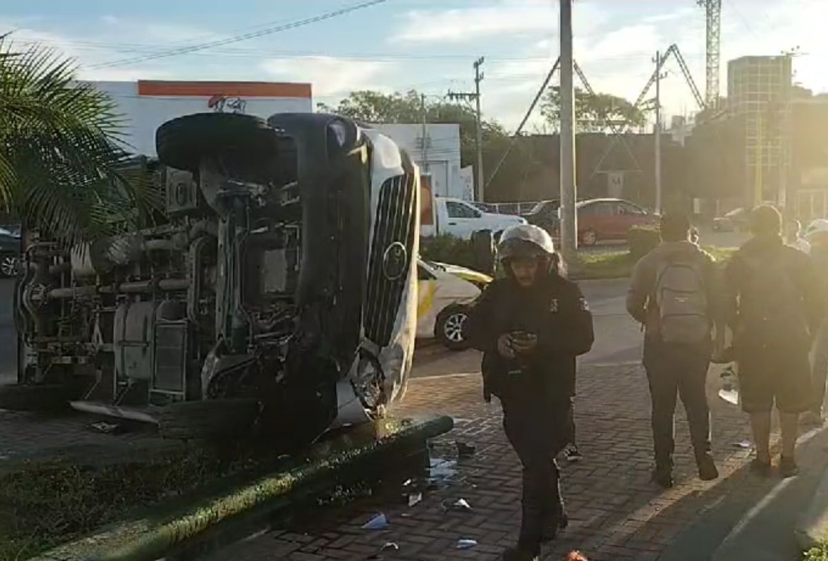 Volcadura en Fraccionamiento Marina Vallarta