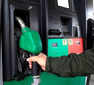 Despachador de gasolina en México