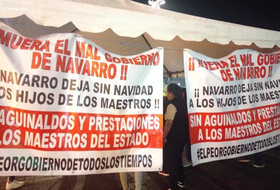 Pancartas contra Navarro Quintero de Nayarit