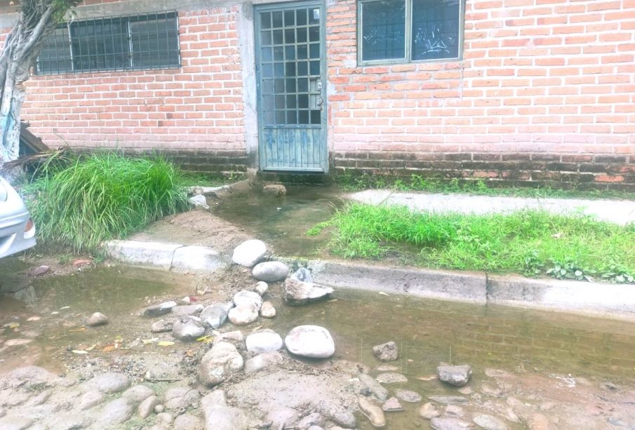 Encharcamiento por fuga de agua en Vallarta