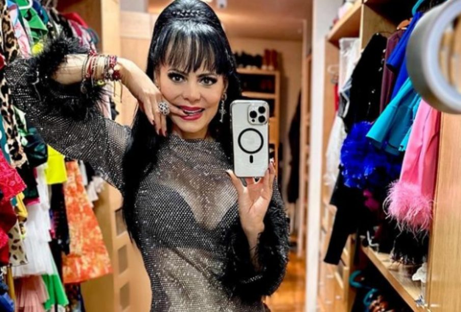 Maribel Guardia luce un vestido sexy