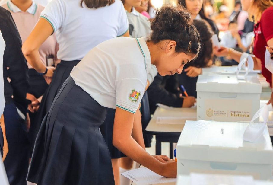 Estudiante durante registro