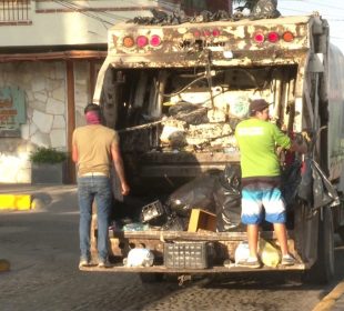 Recolección de la basura en Puerto Vallarta
