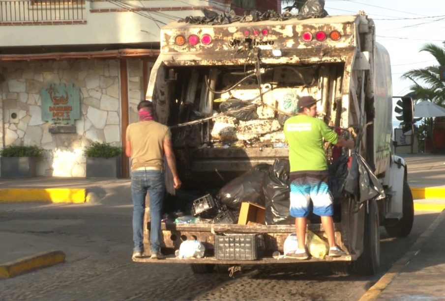 Recolección de la basura en Puerto Vallarta