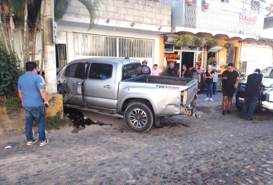 Camioneta tacoma en choque