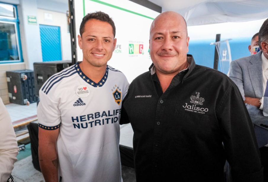 Chicharito y Alfaro.