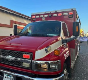 Ambulancia de Protección Civil y Bomberos