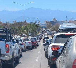 Autos detenidos en el tráfico