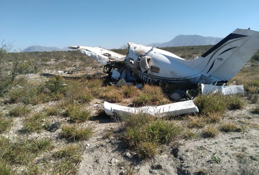 Avioneta partida tras desplomarse en Coahuila