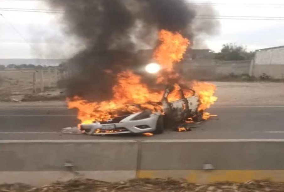 Al acudir a tratar de apagar incendios, bombero es asesinado en Celaya