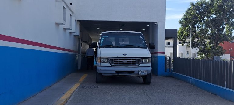 Camioneta que transportó al interno que falleció