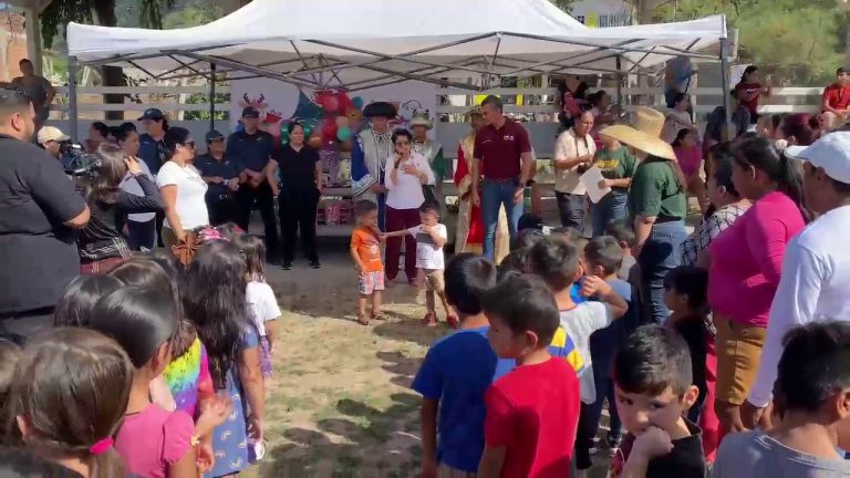 DIF festejando el Día de Reyes