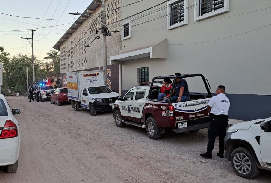 Empleados de paqueteria detenidos