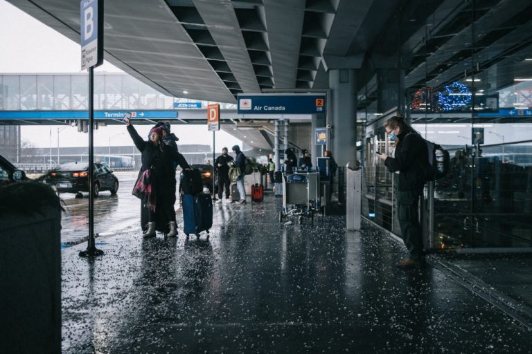 Gente varada en aeropuerto de Chicago