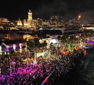 Imagen aérea del malecón en año nuevo