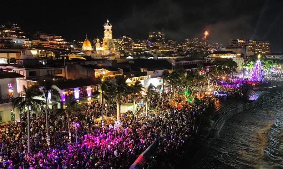 Imagen aérea del malecón en año nuevo