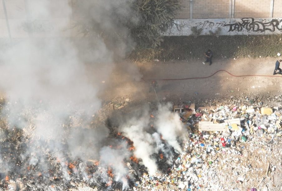 Incendio en basurero clandestino