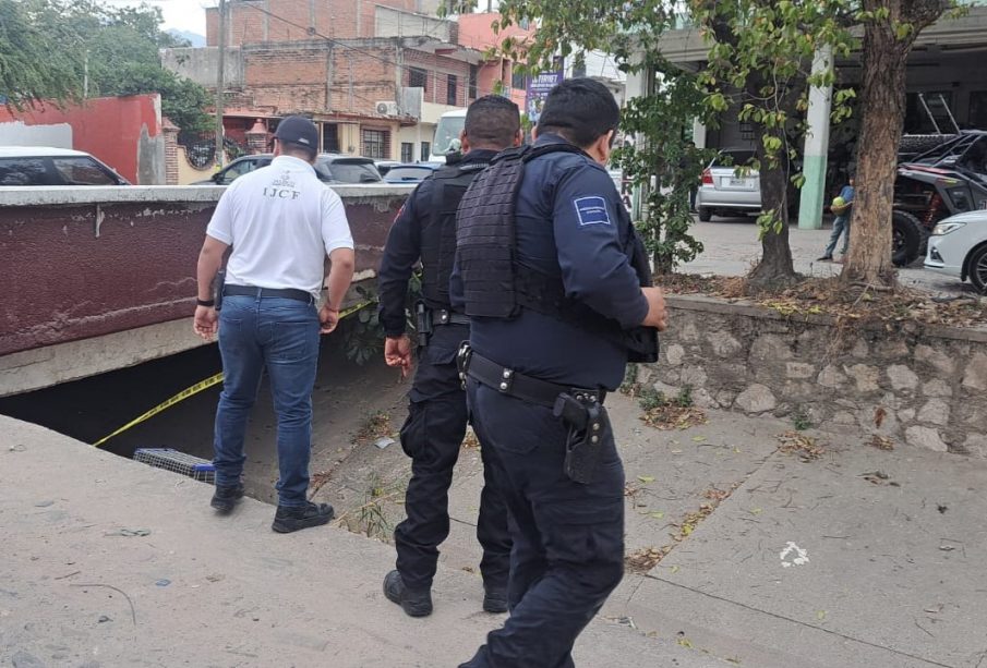 Cadáver bajo puente de la Valentín Gómez Farías