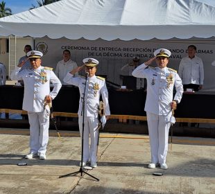 Marinos durante ceremonia