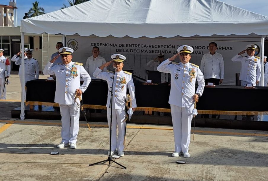 Marinos durante ceremonia