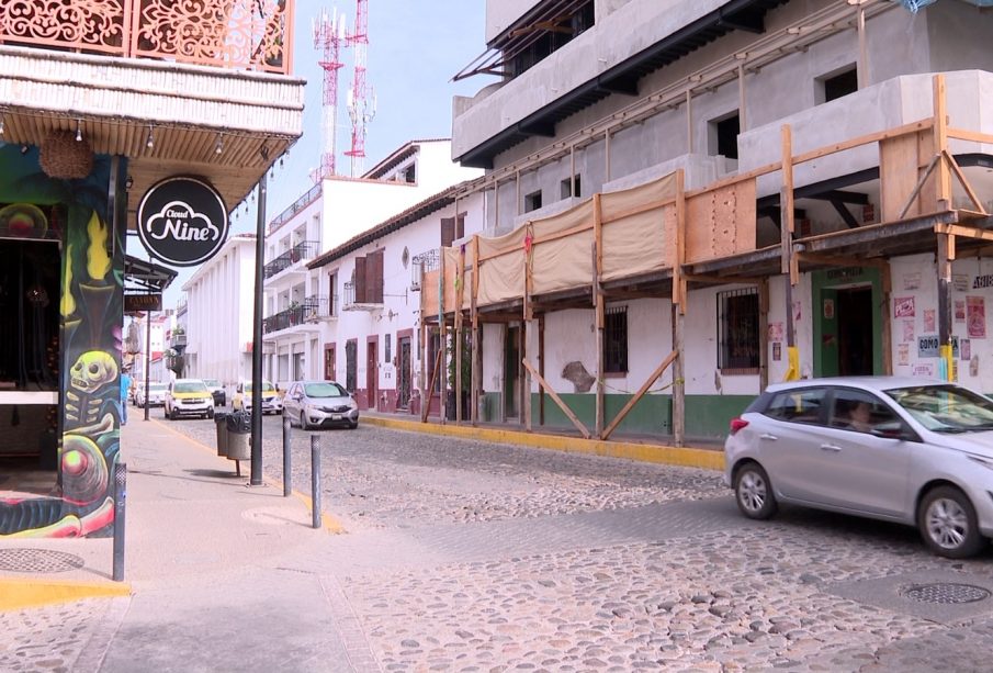 Obra en el centro histórico de Valllarta