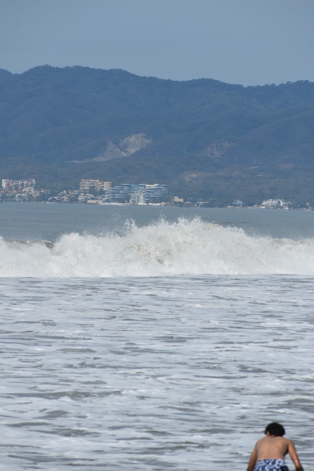 Oleaje fuerte en Bahía