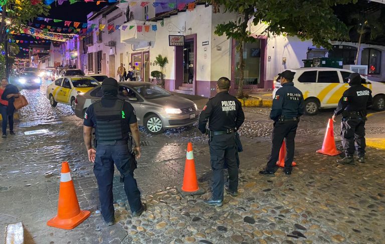 Operativo de seguridad en calles de Bahía Banderas