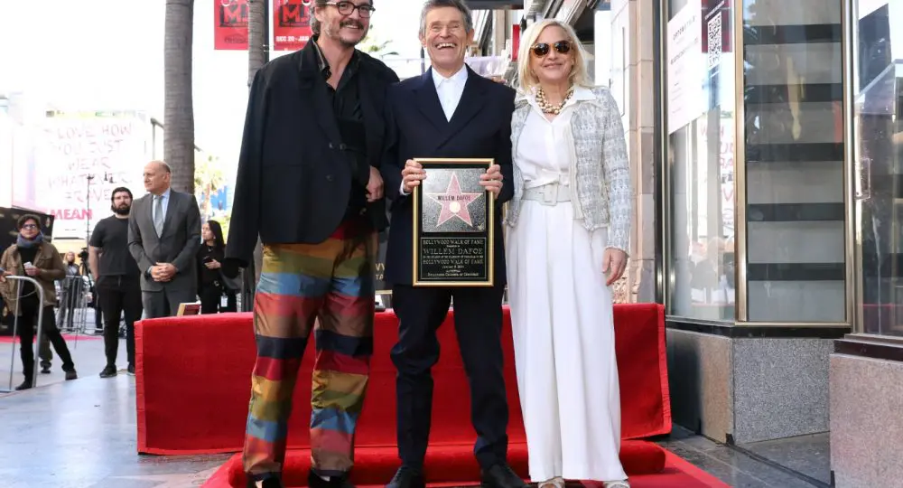Padro Pascal y Willem Dafoe