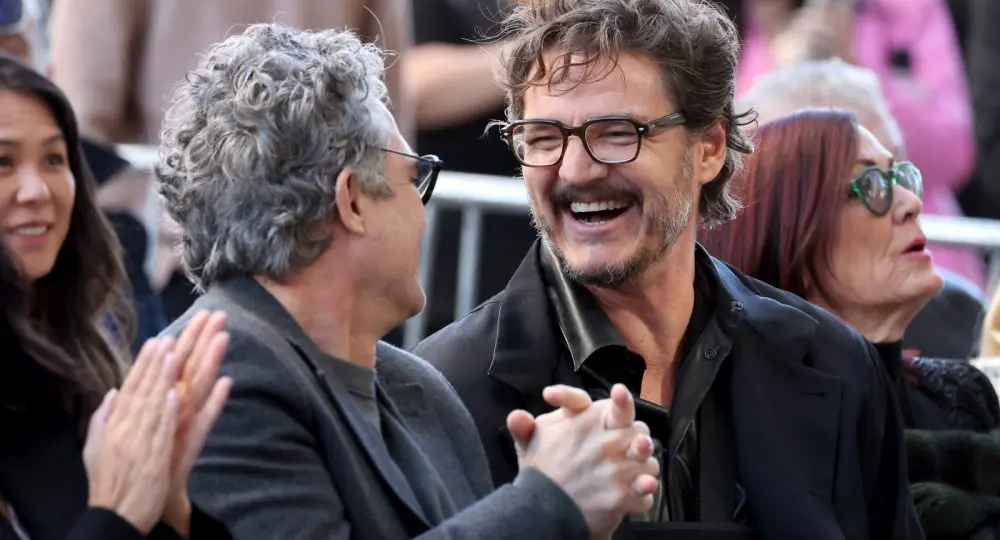 Pedro Pascal y Mark