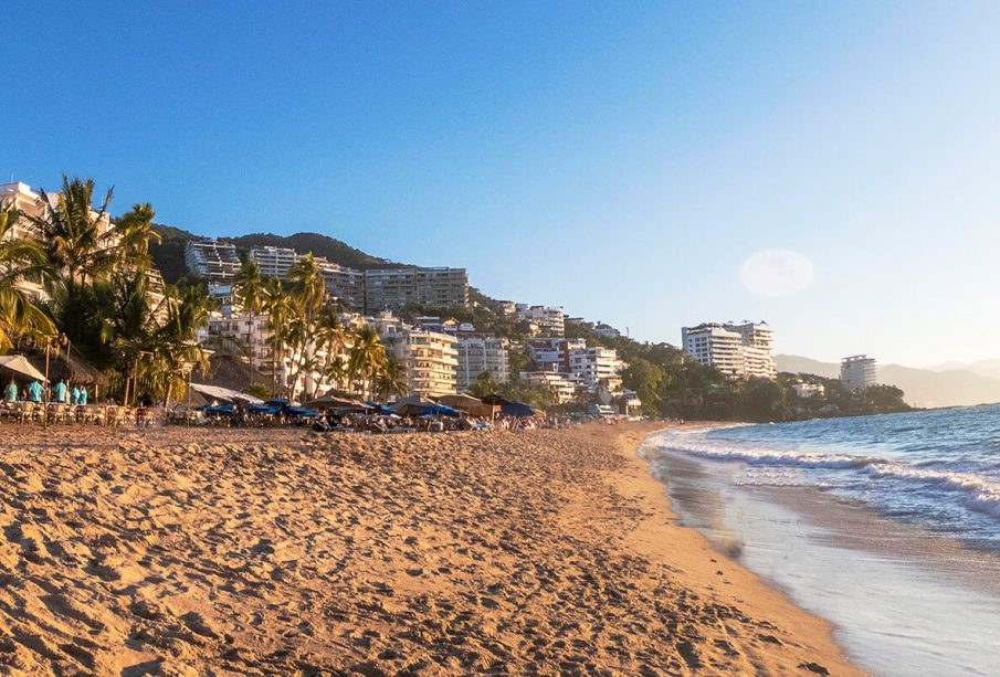 Uno de los lugares más tradicionales de Puerto Vallarta es Playa Los Muertos