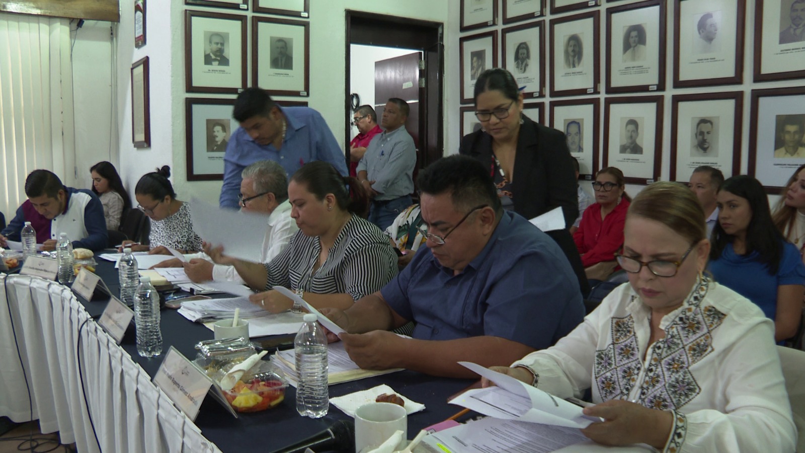 Regidor Pablo Ruperto Gómez Andrade en sesion de cabildo