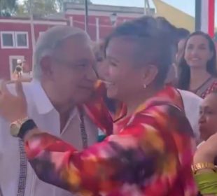 AMLO y la diputada trans, Salma Luévano.