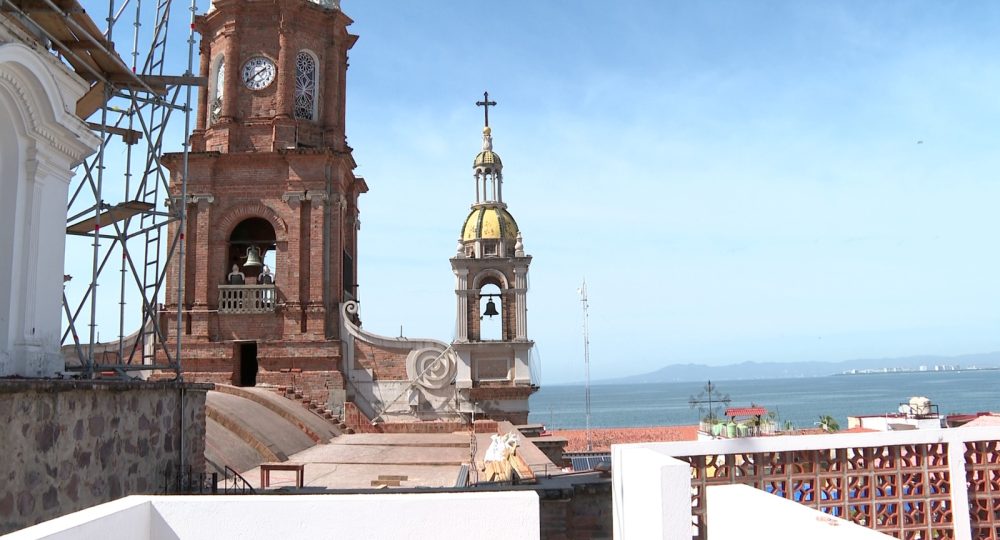Templo de Guadalupe frente al mar