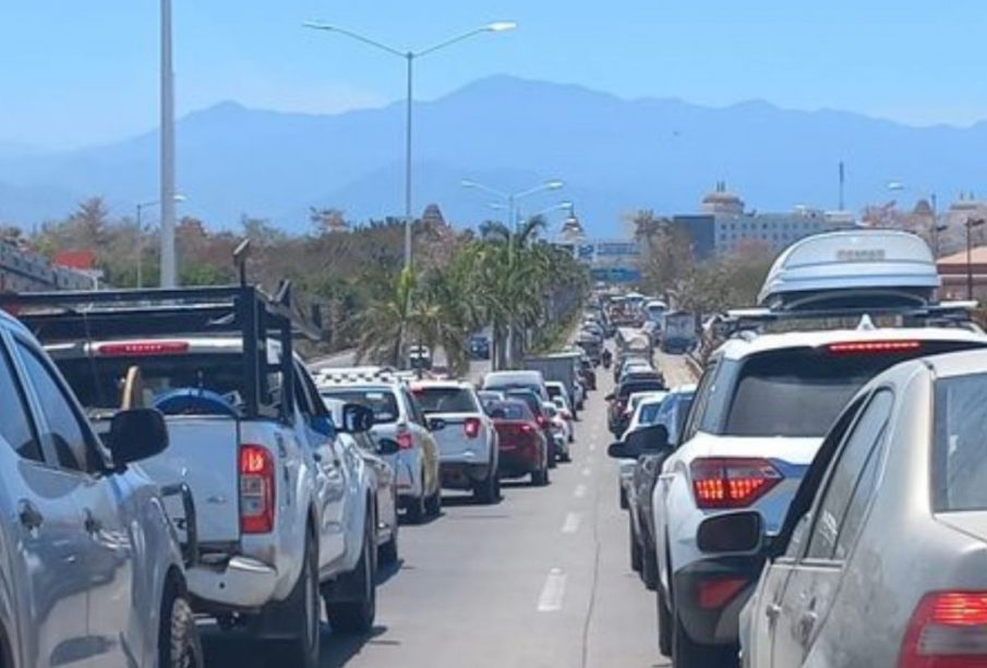 Tráfico vial en Puerto Vallarta