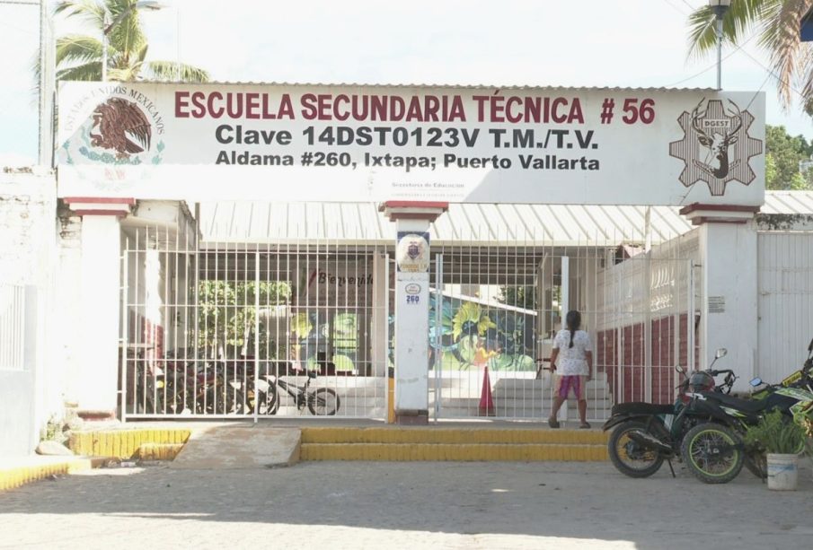 Escuela Secundaria Técnica #56 en Ixtapa
