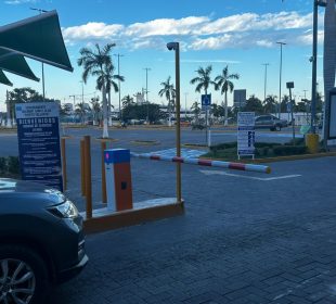 Estacionamiento de SAMS Puerto Vallarta