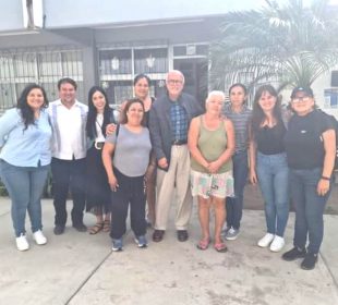 Gobernador de Nayarit con padres de familia